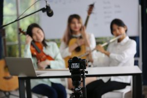 Filmowanie teledysków muzycznych – profesjonalna realizacja klipów dla artystów